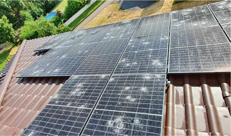 Bild 1 / Hagelschäden an PV-Modulen (Quelle: EPZ)