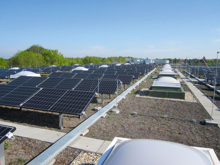PV-Anlage auf Industriegebäude