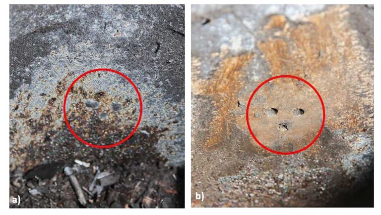 Bilder 6a und 6b / Über drei kleine Öffnungen würde hier im Falle eines Rückbrandes Wasser in die Austragung eingebracht. Im vorliegenden Fall waren diese aber derart verstopft (Bild 6a), dass das Löschwasser nicht in die Austragung eindringen konnte. Erst nach einer intensiven Reinigung durch den Brandursachenermittler (Bild 6b) kamen die Öffnungen wieder deutlich zum Vorschein.